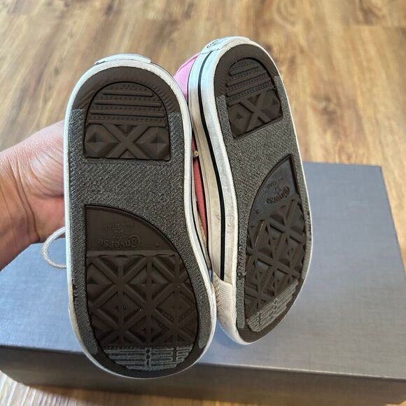 Converse Chuck Taylor all Star low top lace up pink shoes sneakers sz 8 kids - Picture 4 of 7